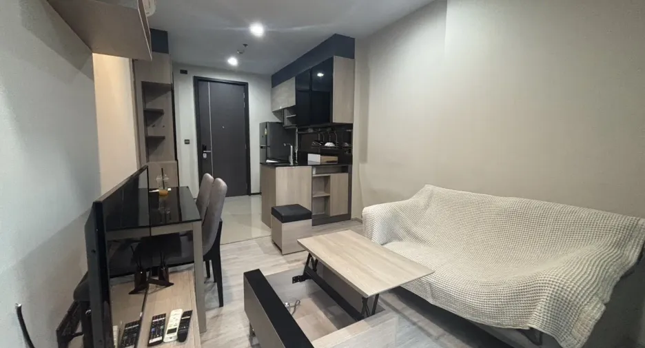 Condo en alquiler de 1 habitaciones en Huai Khwang, Bangkok