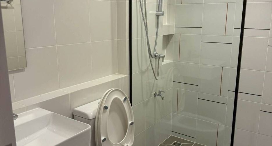 For rent 3 bedrooms townhouse in Bang Phli, Samut Prakan