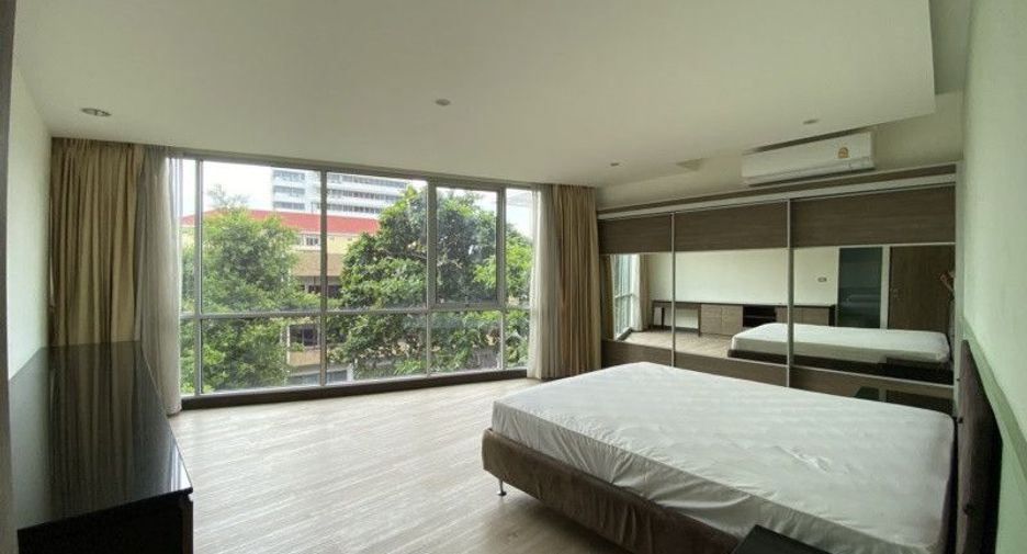 For rent 3 bedrooms condo in Watthana, Bangkok