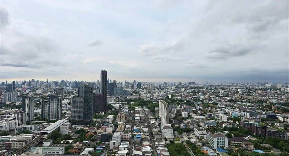 For rent 2 bedrooms condo in Bang Na, Bangkok