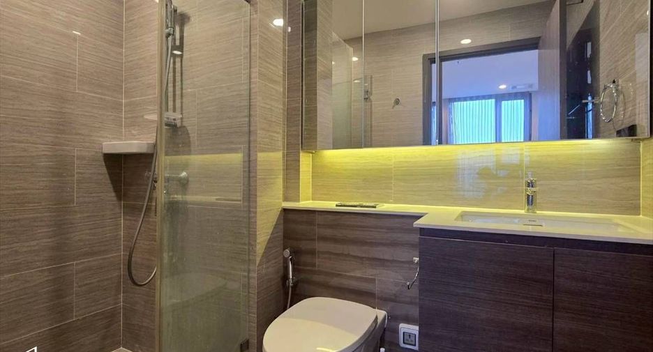 For rent 2 bedrooms condo in Bang Na, Bangkok