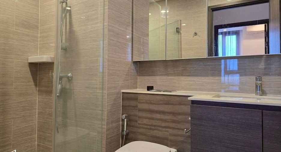 For rent 2 bedrooms condo in Bang Na, Bangkok