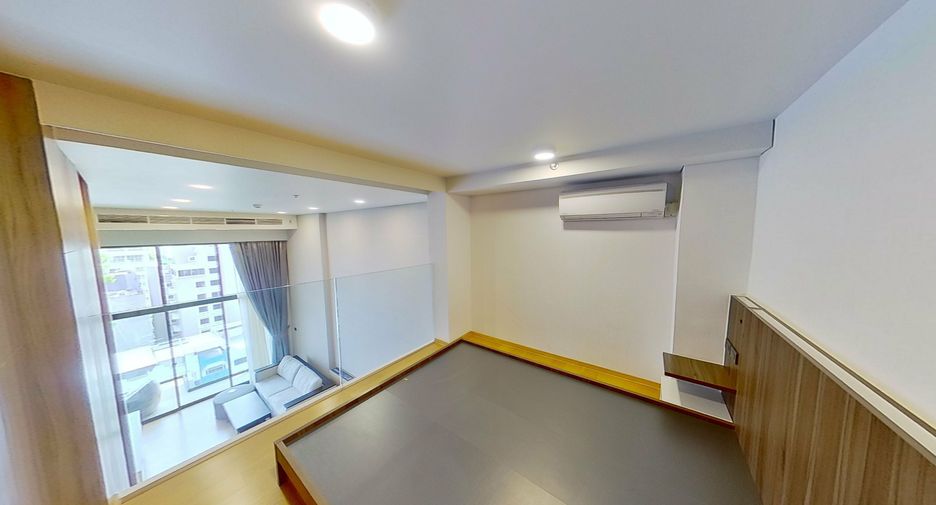 For rent 2 bedrooms condo in Watthana, Bangkok