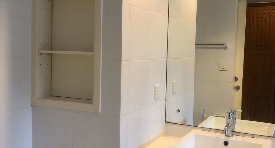 For rent 1 bed condo in Sathon, Bangkok