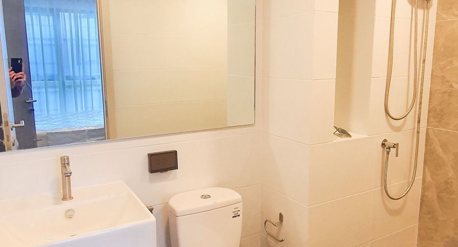 For rent 1 bed condo in Phra Khanong, Bangkok