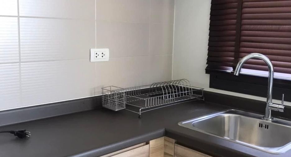 Wohnung zur Miete mit 1 Zimmer in Yan Nawa, Bangkok