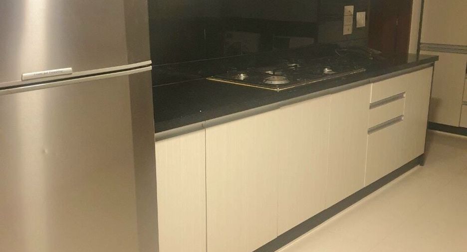 For rent 3 bedrooms condo in Khlong Toei, Bangkok
