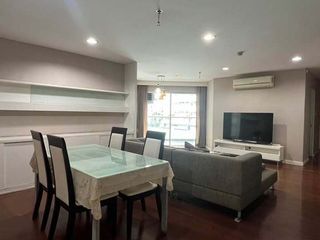 Condo en alquiler de 3 habitaciones en Huai Khwang, Bangkok