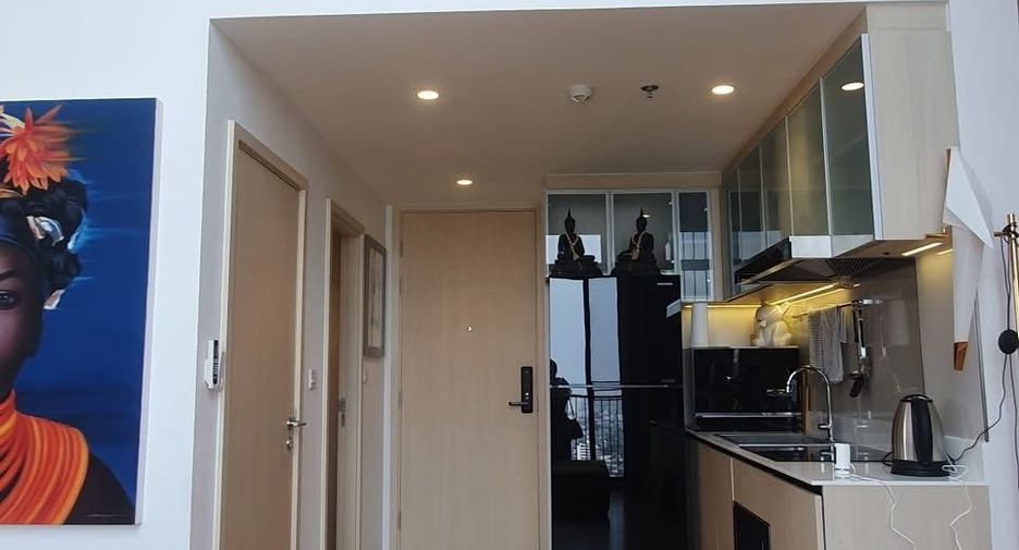 For rent 2 bedrooms condo in Watthana, Bangkok