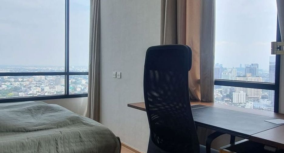 For rent 2 bedrooms condo in Watthana, Bangkok