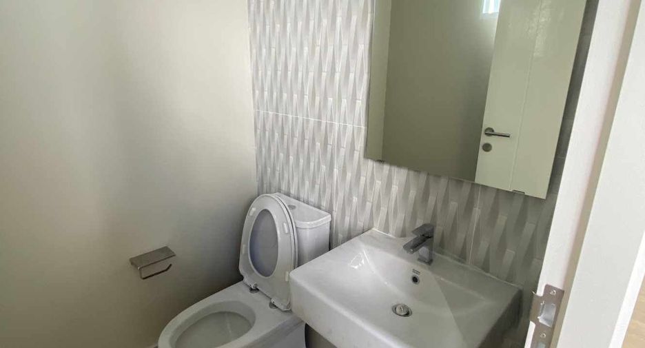 For rent 2 bedrooms townhouse in Bang Phli, Samut Prakan