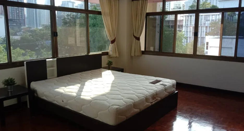 For rent 3 bedrooms condo in Watthana, Bangkok