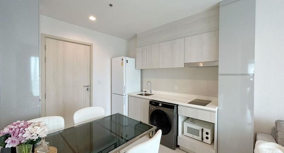 For rent 2 bedrooms condo in Pathum Wan, Bangkok