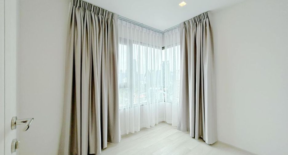 For rent 2 bedrooms condo in Pathum Wan, Bangkok