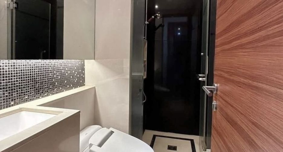 Wohnung zur Miete mit 2 Zimmer in Khlong Toei, Bangkok