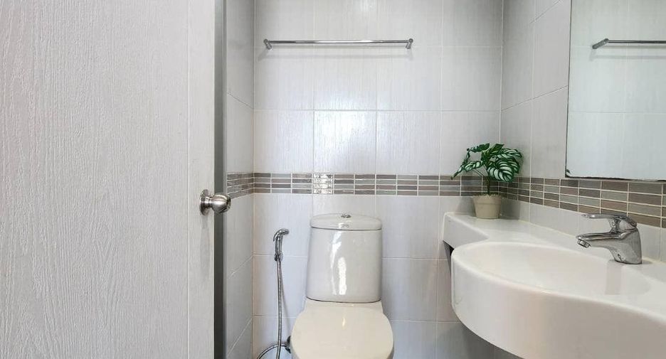 For rent 1 bed condo in Huai Khwang, Bangkok
