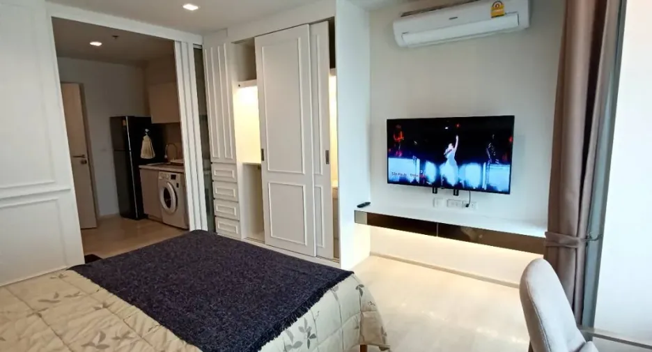 For rent studio condo in Pathum Wan, Bangkok