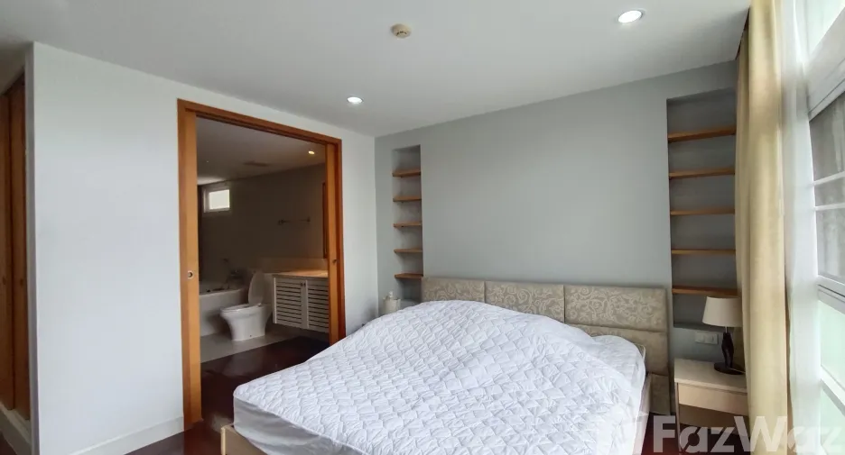 For rent 2 bedrooms apartment in Watthana, Bangkok
