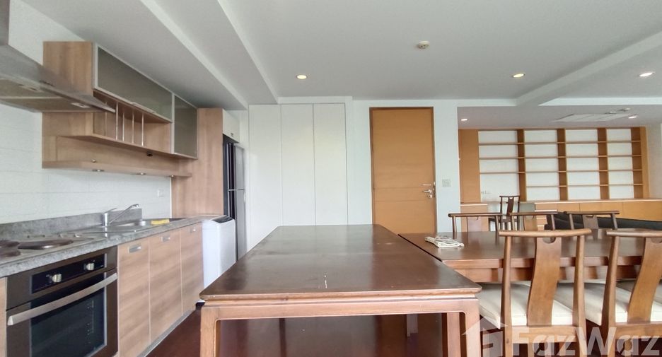 For rent 2 bedrooms apartment in Watthana, Bangkok