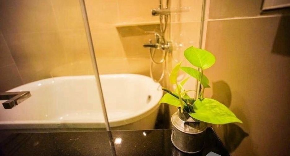 Condo en alquiler de 1 habitaciones en Khlong Toei, Bangkok