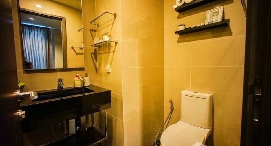Condo en alquiler de 1 habitaciones en Khlong Toei, Bangkok