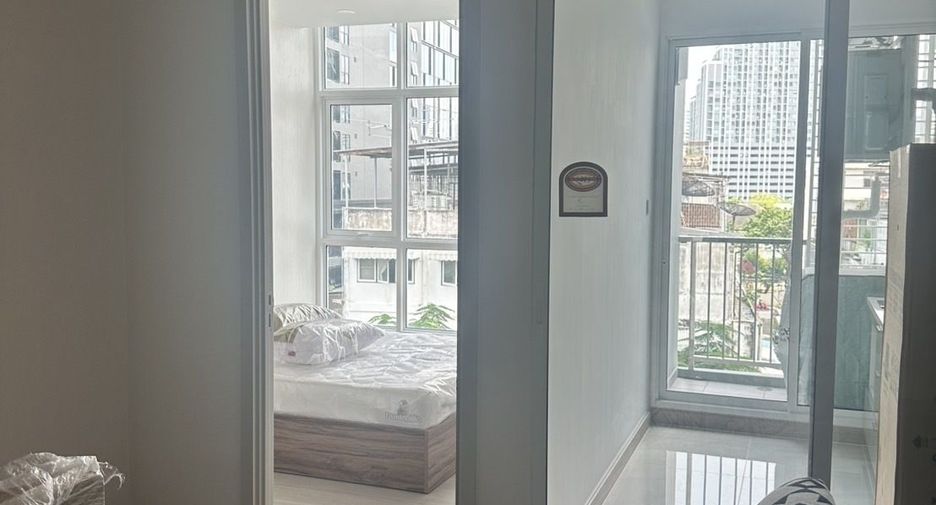 Condo en alquiler de 1 habitaciones en Bang Rak, Bangkok