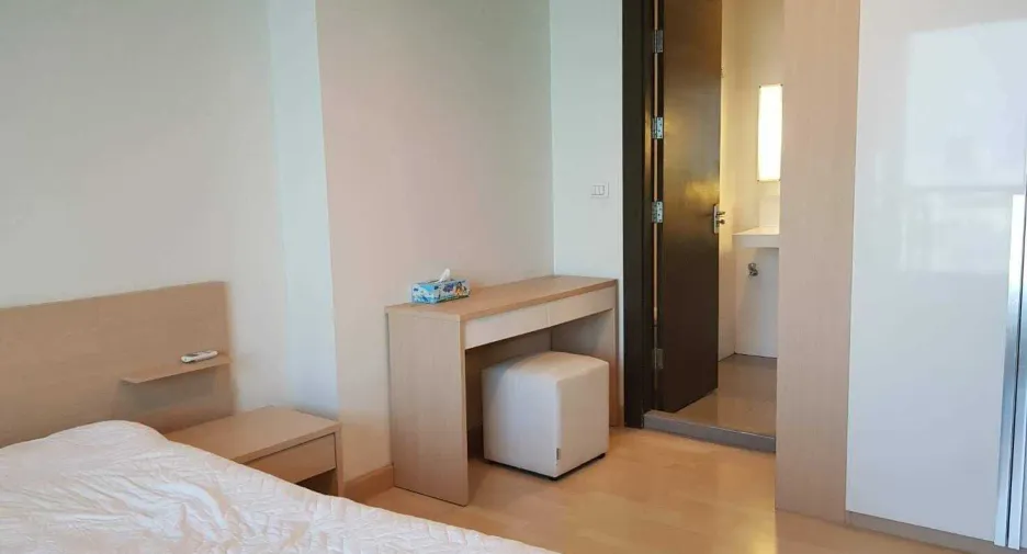 Wohnung zur Miete mit 1 Zimmer in Huai Khwang, Bangkok