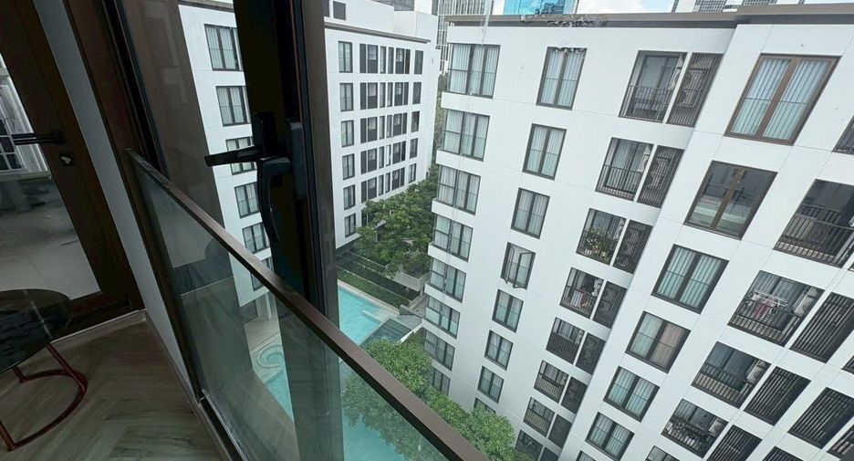 For rent 2 bedrooms condo in Watthana, Bangkok