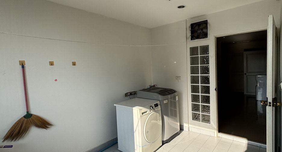 Apartment zur Miete mit 3 Zimmer in Watthana, Bangkok
