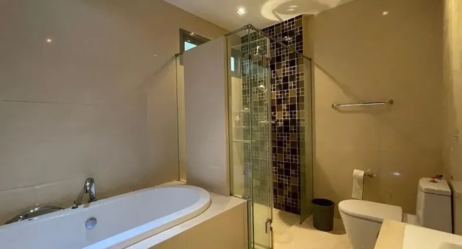 For rent 2 bedrooms condo in Khlong Toei, Bangkok