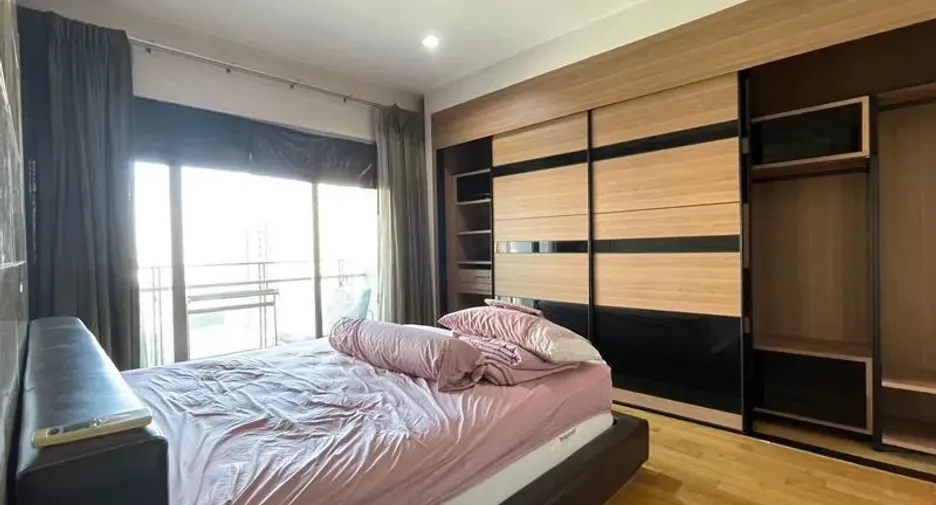 For rent 2 bedrooms condo in Khlong Toei, Bangkok