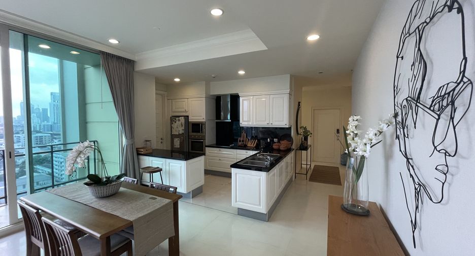 For rent 2 ベッドルーム condo in Watthana, Bangkok