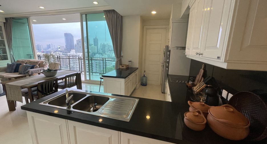 For rent 2 ベッドルーム condo in Watthana, Bangkok