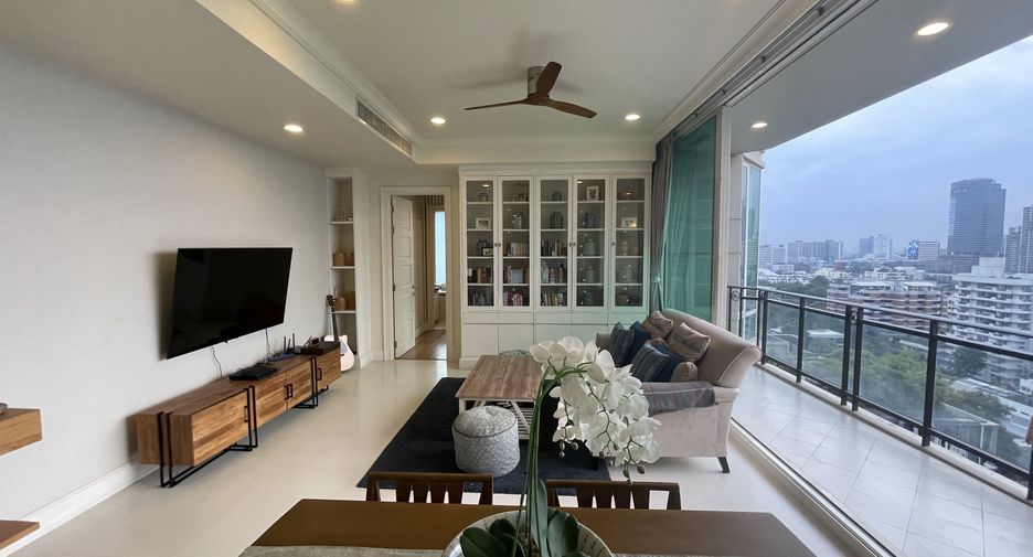 For rent 2 ベッドルーム condo in Watthana, Bangkok