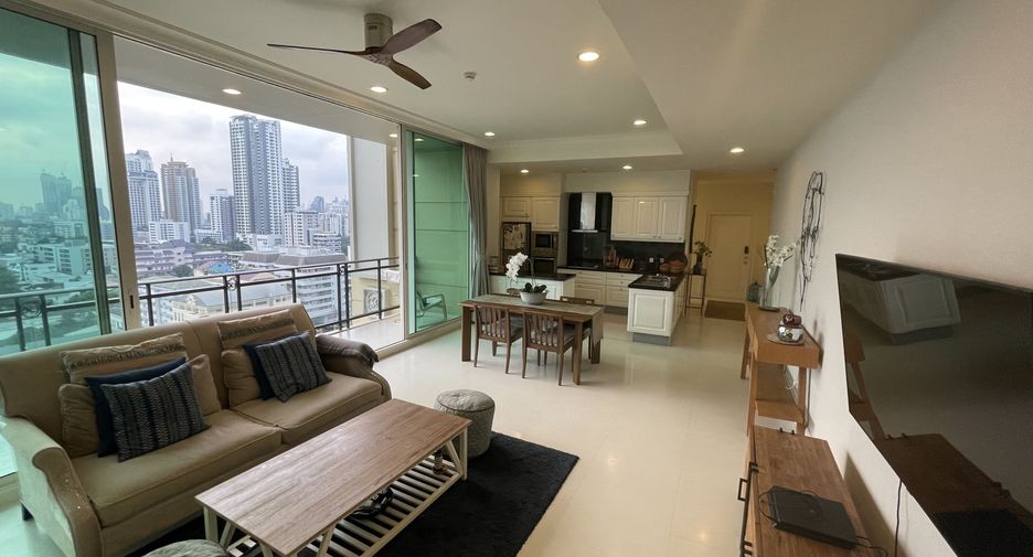 For rent 2 ベッドルーム condo in Watthana, Bangkok