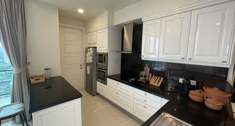 For rent 2 ベッドルーム condo in Watthana, Bangkok