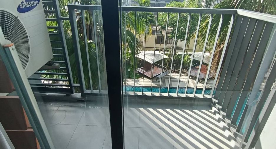 For rent 2 bedrooms condo in Phra Khanong, Bangkok
