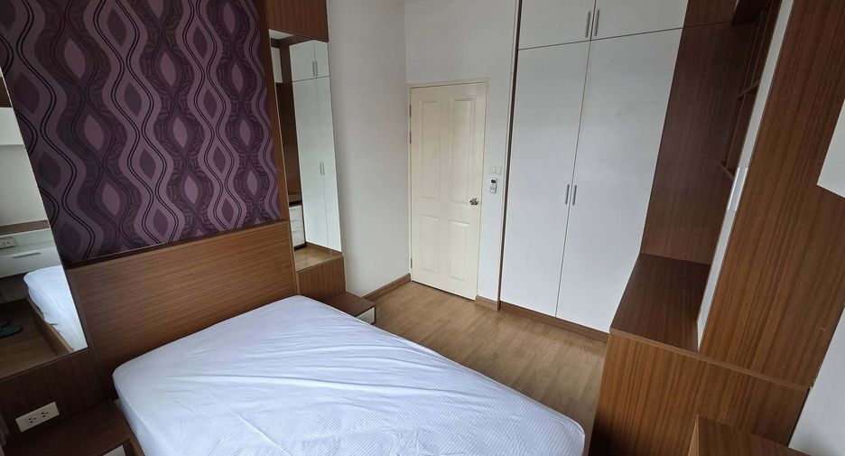For rent 3 bedrooms townhouse in Bang Phli, Samut Prakan