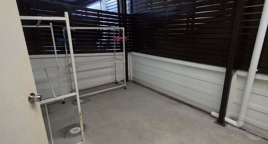 For rent 3 bedrooms townhouse in Bang Phli, Samut Prakan