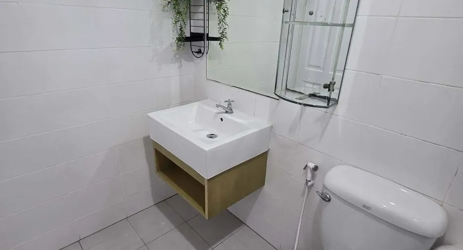 For rent 3 bedrooms townhouse in Bang Phli, Samut Prakan