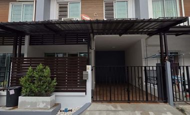 À louer 3 chambres maison de ville à Bang Phli, Samut Prakan