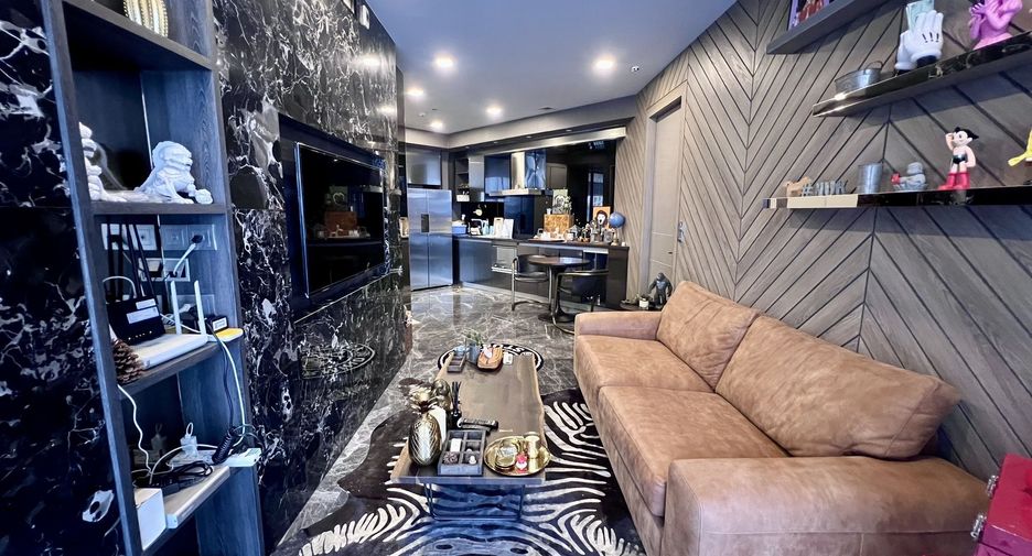 For rent 2 bedrooms condo in Watthana, Bangkok