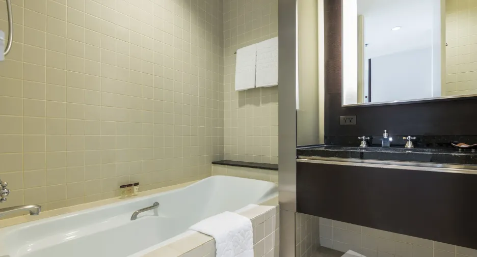 For rent 2 bedrooms apartment in Khlong Toei, Bangkok