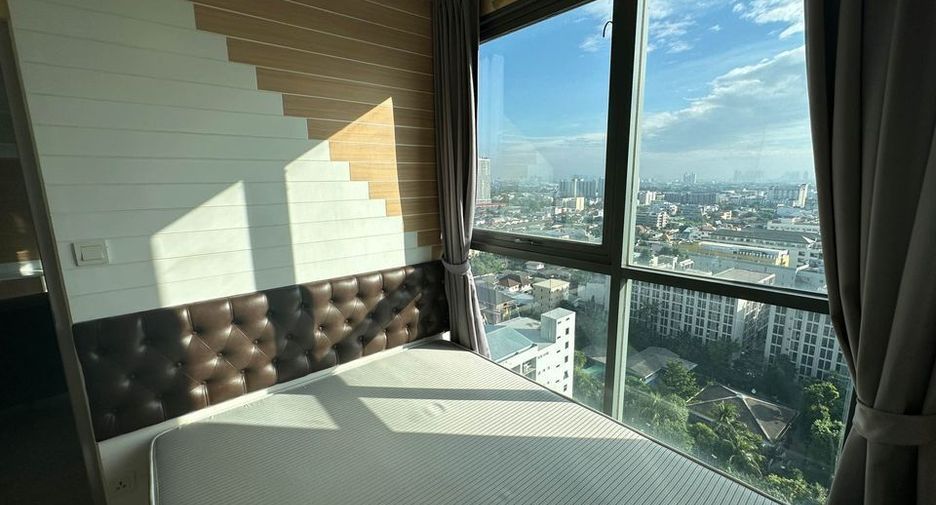 Condo en alquiler de 2 habitaciones en Phra Khanong, Bangkok