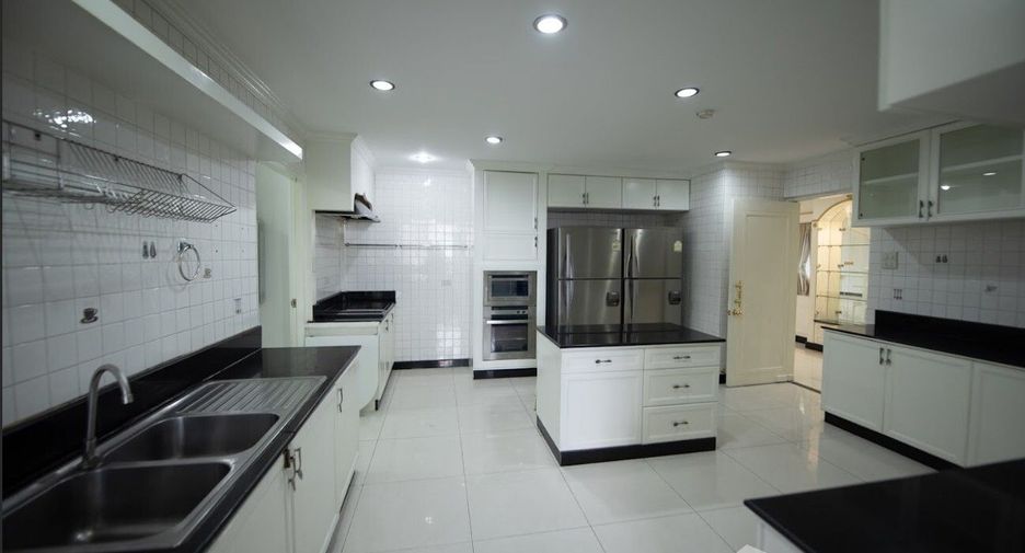 Wohnung zur Miete mit 4 Zimmer in Watthana, Bangkok