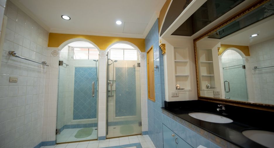 Wohnung zur Miete mit 4 Zimmer in Watthana, Bangkok