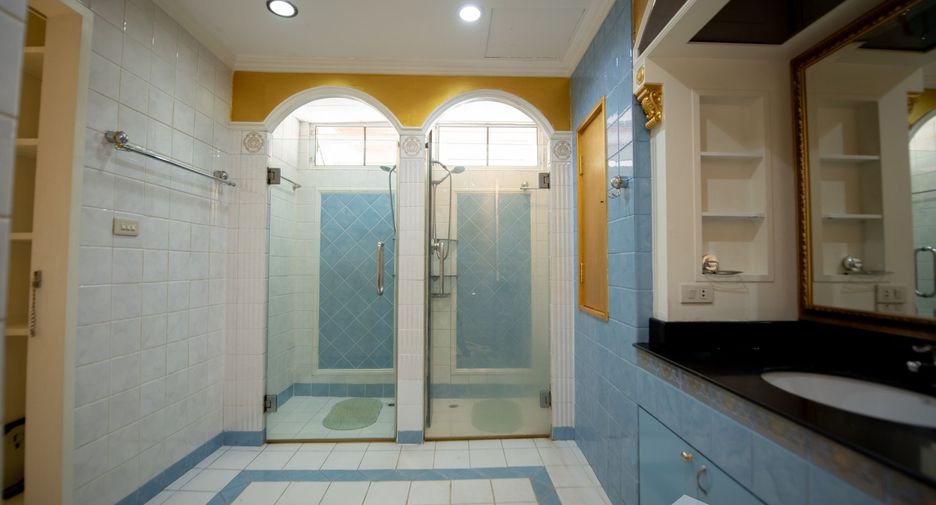 Wohnung zur Miete mit 4 Zimmer in Watthana, Bangkok