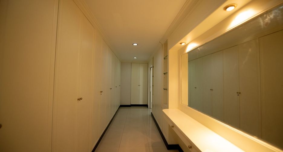 Wohnung zur Miete mit 4 Zimmer in Watthana, Bangkok