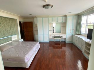 For rent 2 bedrooms apartment in Watthana, Bangkok