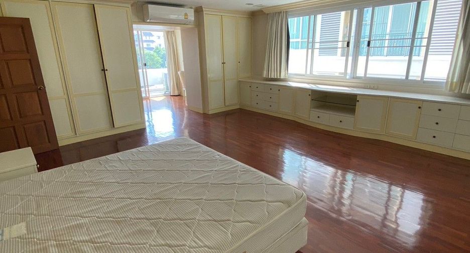For rent 2 bedrooms apartment in Watthana, Bangkok